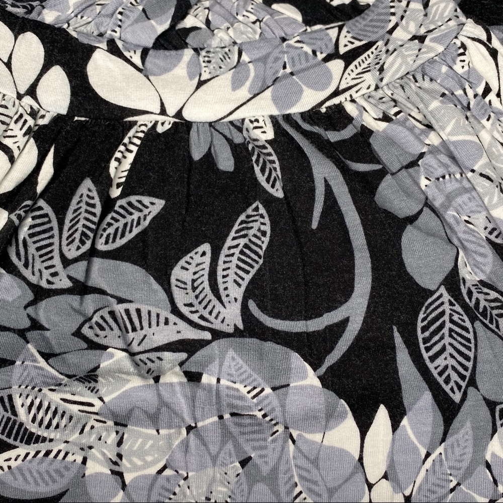 New York and Company Grey Floral Maxi Dress - Picture 5 of 7